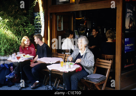 France, Paris, district of the Faubourg Saint Antoine, Chez Paul cafe and restaurant, on Charonne Street Stock Photo