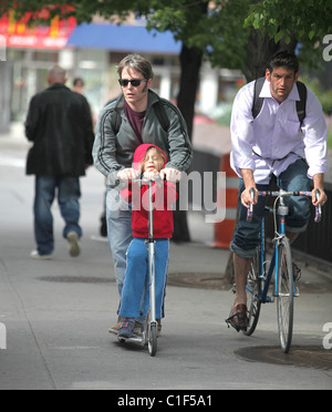 Matthew Broderick plays the doting father as he takes son James Broderick to school on a scooter New York City, USA - 11.05.09 Stock Photo