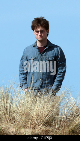 Daniel Radcliffe who plays 'Harry Potter' filming on the Pembrokeshire Coast set of 'Harry Potter and The Deathly Hallows' Stock Photo
