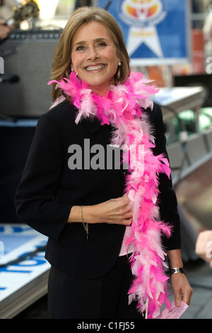 Meredith Viera performs live at Rockefeller Plaza for the 'Today' TV show New York City, USA 15.05.09 Stock Photo