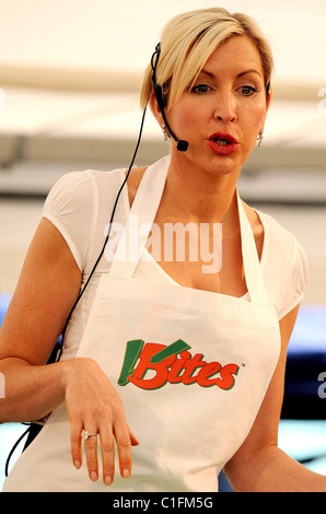 Heather Mills demonstrates her Vegan cooking skills at the Foodies Festival Brighton, England - 16.05.09 Stock Photo