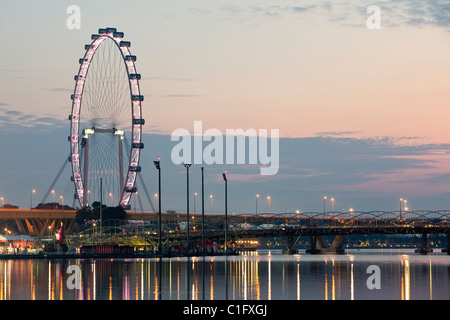 The Singapore Flyer observation wheel, Marina Bay, Singapore Stock Photo