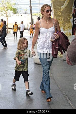 Kate Hudson takes son Ryder Robinson to the Lakers game at the Staples Center Los Angeles, California - 17.05.09 Agent 47/ Stock Photo