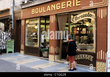 France, Alpes de Haute Provence, Sisteron, shop in the old town Stock Photo