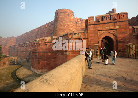 Fortified walls of the Red Fort, Agra, India Stock Photo