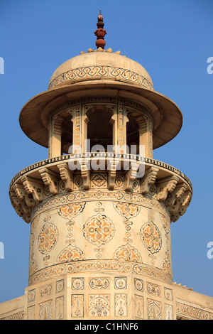 Cupola of the minaret of Itmad-Ud-Daulah's Tomb, also known as Baby Taj Mahal, Agra, India Stock Photo