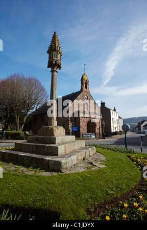 Church of St Thomas the Martyr and Martyrs Memorial, Monmouth, Wales, UK Stock Photo