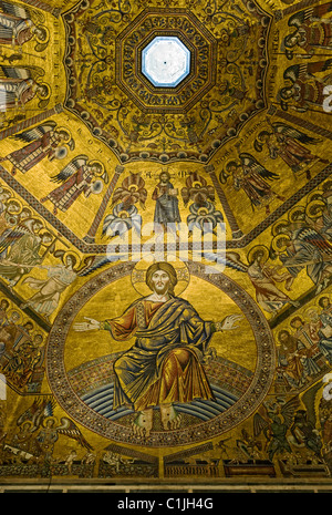 Florence, Italy. The Battistero di San Giovanni (the Baptistery). Interior ceiling mosaics (13c.) depict Jesus Christ. Stock Photo
