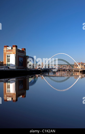 Newcastle Gateshead Quayside at dawn - showing BALTIC, the Sage Gateshead,  Gateshead Millennium Bridge and Tyne Bridge Stock Photo