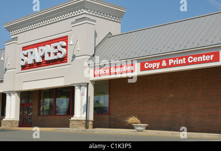 STAPLES Office Supply Store Stock Photo