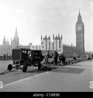 1950s, historical, workers removing the tram lines laid in 1906, on Westminster Bridge, London, a road-and-foot bridge linking Westminster to Lambeth. Stock Photo