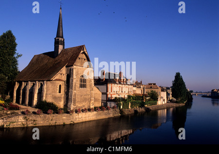 France, Yonne, Sens, Saint Maurice Church at the edge of the Yonne river Stock Photo
