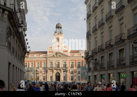 Madrid, Uhrenturm Casa de Correos, an der Puerta del Sol Stock Photo