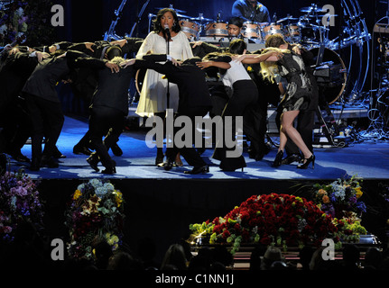 Singer and actress Jennifer Hudson  The memorial service for the King of Pop, Michael Jackson, at the Staples Center Los Stock Photo