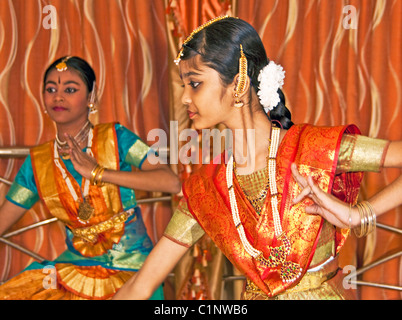 Classical Bharata Natyam dancers in Chennai, Tamil Nadu. Stock Photo