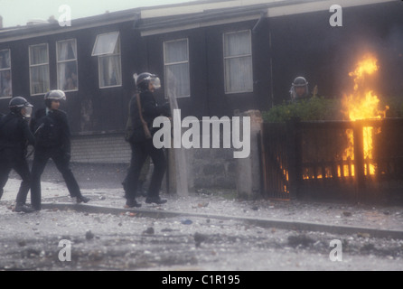 Belfast The Troubles conflict 1980s. Royal Ulster Constabulary, RUC police. Get petrol bombed. Northern Ireland. 1981 HOMER SYKES Stock Photo