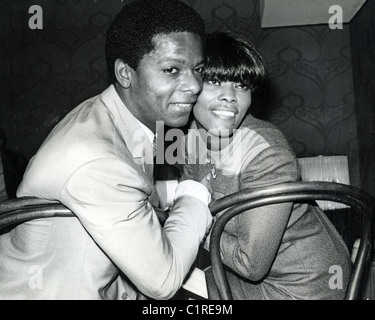 DIONNE WARWICK with actor husband William Elliott, shortly after their marriage in 1967 Stock Photo