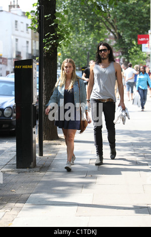 Russell Brand is spotted walking with Laura Gallacher, prompting  speculation they have rekindled their romance. The pair, who Stock Photo -  Alamy