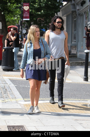 Russell brand and laura gallacher hi-res stock photography and images -  Alamy