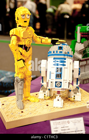 Lego models of the Starwars characters C3PO and R2D2 Stock Photo