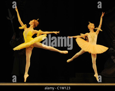 The Mariinsky (Kirov) Ballet & Opera ensemble perform 'Sleeping Beauty' at Royal Opera House London, England - 14.08.09 ( ): Stock Photo