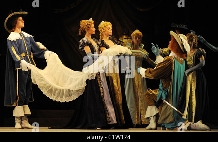 The Mariinsky (Kirov) Ballet & Opera ensemble perform 'Sleeping Beauty' at Royal Opera House London, England - 14.08.09 ( ): Stock Photo