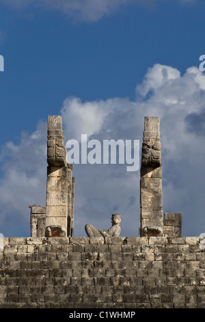 Detail of The Templo de los Guerreros (Temple of the Warriors) showing Chac Mool in Chichen Itza, Yucatan Peninsula, Mexco. Stock Photo