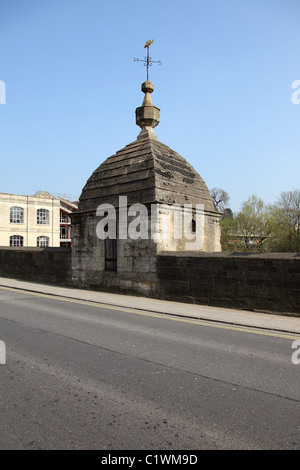 Stone Lockup belived to be 14th Century on Bradford on Avon Bridge Wiltshire England UK Stock Photo