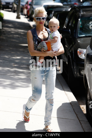 Gwen Stefani and her son Zuma go shopping at Bristol Farms then stop by the park to change Zuma's diaper. It was Zuma's first Stock Photo