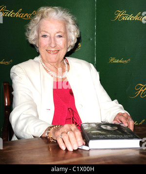 Dame Vera Lynn signs copies of her autobiography 'Some Sunny Day' at Hatchards London, England - 25.08.09 ( ): Stock Photo