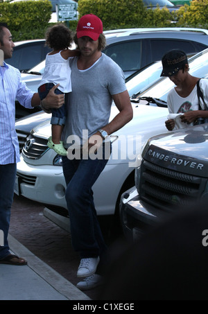 Halle Berry and Gabriel Aubry with their daughter Nahla leave Nobu restaurant Los Angeles, California - 23.08.09 RHS/ Stock Photo