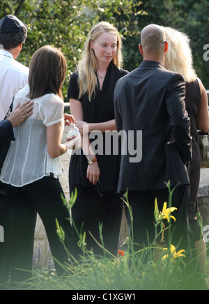 Hayley Wood, gather at the funeral of DJ AM aka Adam Goldstein at Hillside Memorial Park and Mortuary Los Angeles, California - Stock Photo