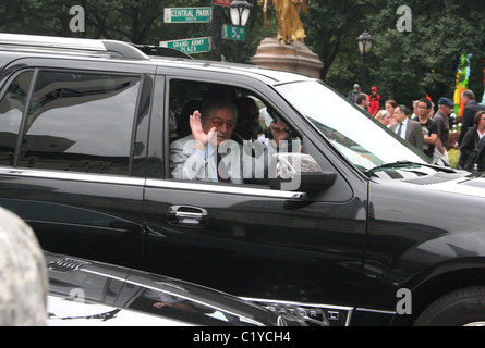 Tony Bennet stuck in traffic by Central Park as he is driven in his SUV ...