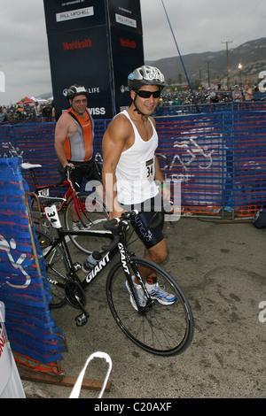 Mario Lopez competes in the Malibu Triathlon. Los Angeles, California - 13.09.09 Stock Photo