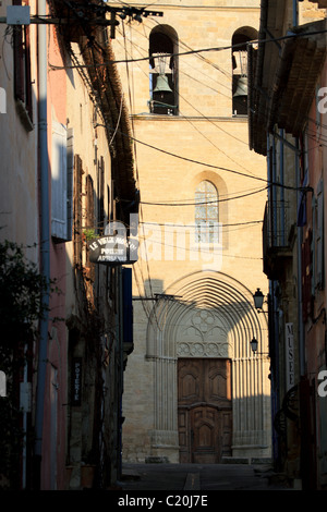 The Picturesque village of Cucuron in the Luberon Stock Photo