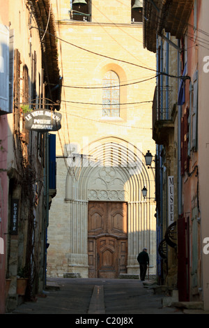 The Picturesque village of Cucuron in the Luberon Stock Photo