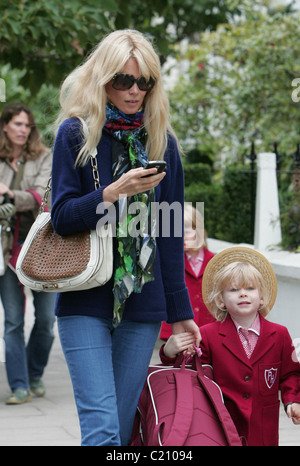 Claudia Schiffer picks her children up from school London, England - 17.09.09 Stock Photo