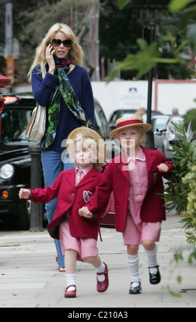 Claudia Schiffer picks her children up from school London, England - 17.09.09 Stock Photo