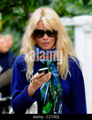 Claudia Schiffer picks her children up from school London, England - 17.09.09  WENN.com Stock Photo