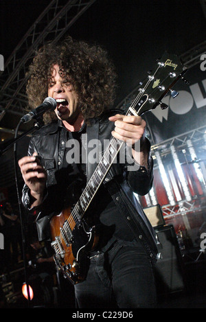 Andrew Stockdale of Wolfmother performing a free concert at the ...