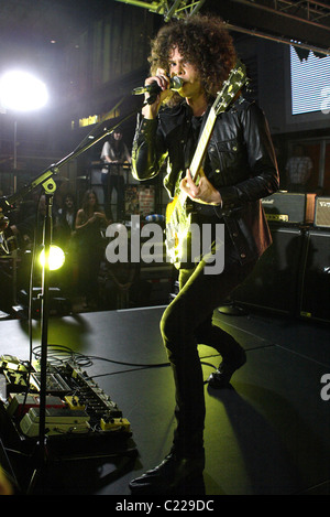 Andrew Stockdale of Wolfmother performing a free concert at the ...