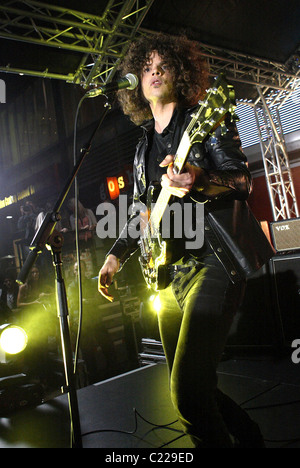 Andrew Stockdale of Wolfmother performing a free concert at the ...