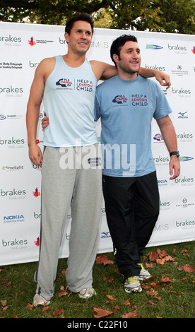 Jeremy Edwards and Antony Costa The Royal Parks Foundation Half Marathon fundraiser held in Hyde Park London, England - Stock Photo