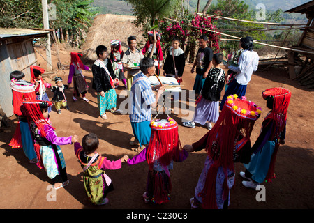 Lisu hill tribes dance for celebration Happy new year, Ban Hay Ko, Mae Salong, Chiang Rai, Thailand Stock Photo