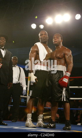 Dean Pit Bull White v Verquan Kimbrough 20th anniversary of Fight Night. The Fight Night Parade of Legends includes Gerry Stock Photo