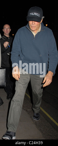 Clint Eastwood is spotted outside Claridge's hotel wearing a cap bearing the name of his production company, Malpaso London, Stock Photo