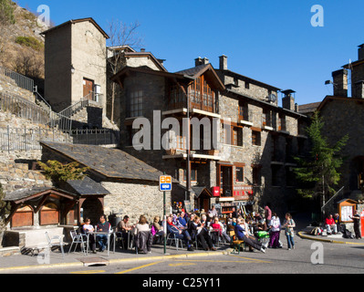 Apres Ski Bar in the centre of the resort of Arinsal, Vallnord Ski Area, Andorra Stock Photo