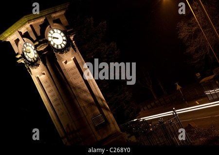 Tik tok hi-res stock photography and images - Alamy
