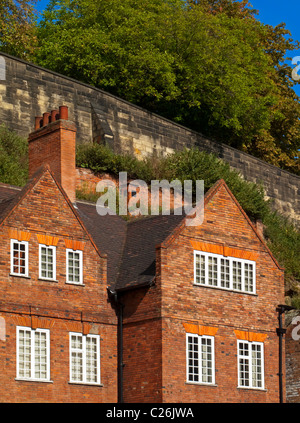 Brewhouse Yard in Nottingham UK with the Castle walls visible above built in 17th century now the Museum of Nottingham Life Stock Photo