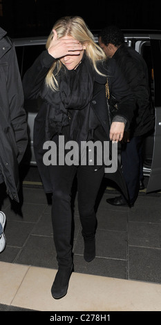 Reese Witherspoon leaving La Petite Maison restaurant just after 11pm, and heads back to her hotel. Reese did not want to be Stock Photo